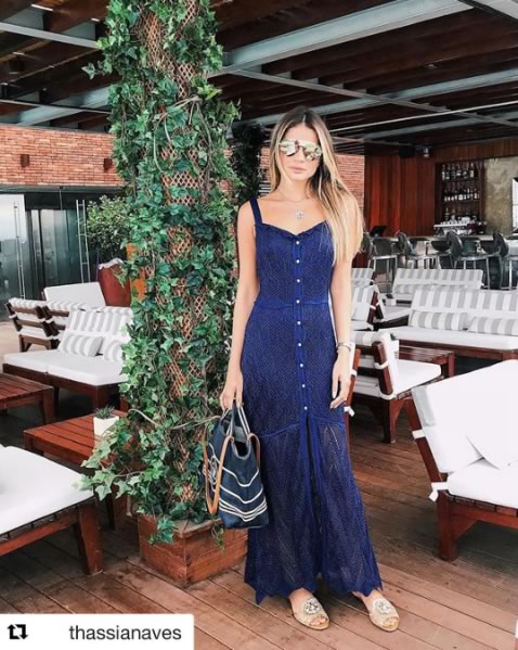 Thassia Naves veste Galeria Tricot - Vestido Tricot Linda Azul - Look do dia - lookdodia.com
